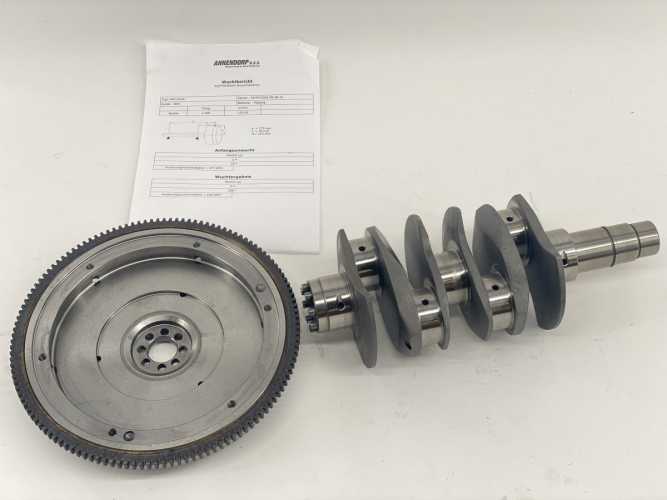 Kurbelwelle Typ 1 Motor Langhub 74mm mit Gegengewichten, gewuchtet mit leichtem Schwungrad 200mm, 8-fach verstiftet, Neuteile