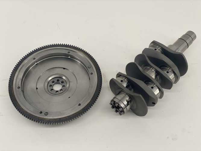 Kurbelwelle Typ 1 Motor Langhub 74mm mit Gegengewichten, gewuchtet mit leichtem Schwungrad 200mm, 8-fach verstiftet, Neuteile