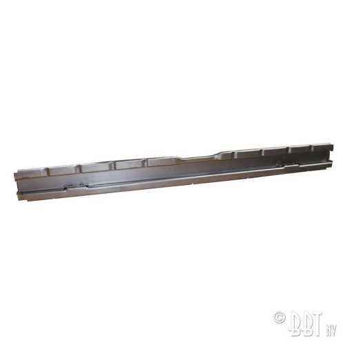 Engine lid hinge panel