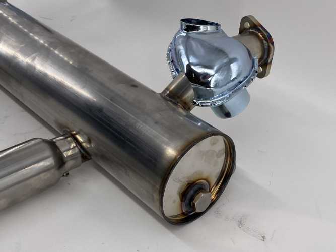 VW Käfer Typ 1 Auspuffsatz, Performance, mit zwei Endrohren und Hochleistungswärmetauschern. Auspuff und Endrohre hergestellt aus Edelstahl, Wärmetauschern aus Stahl mit schwarzer Farbe