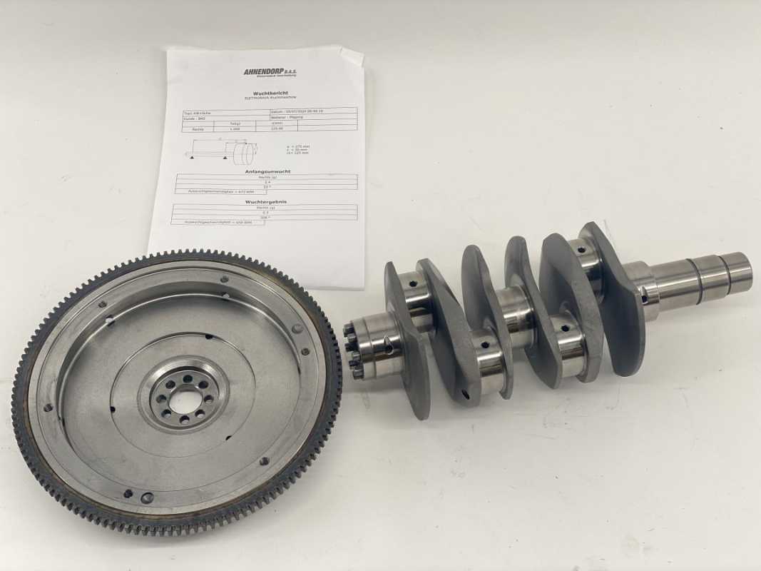 Kurbelwelle Typ 1 Motor Langhub 74mm mit Gegengewichten, gewuchtet mit leichtem Schwungrad 200mm, 8-fach verstiftet, Neuteile