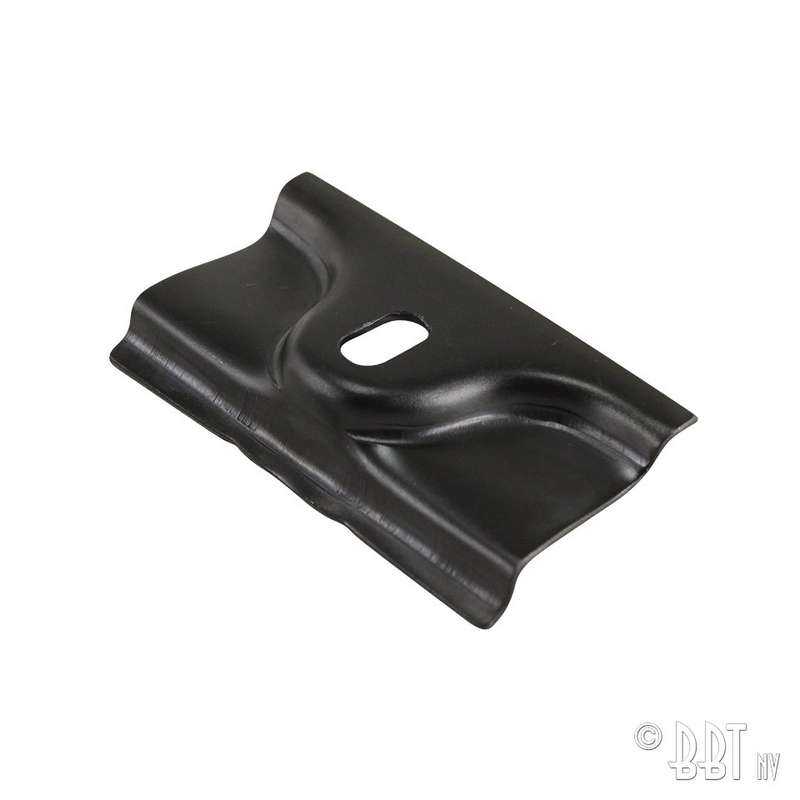Battery retaining clamp