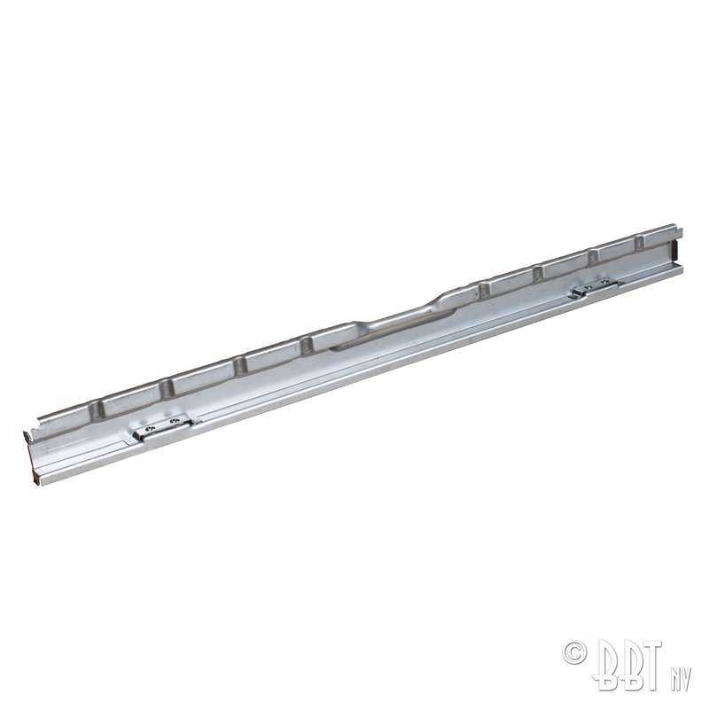 Engine lid hinge panel