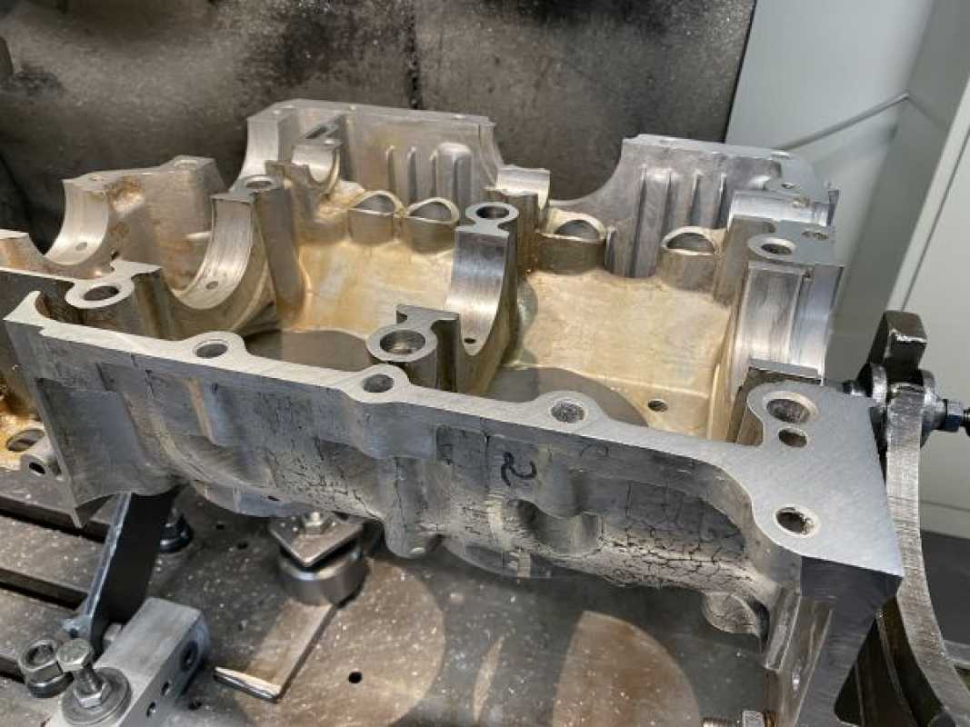 Motorgehäuse Typ 4 / Porsche 914 planen und spindeln der Hauptlagerbohrung und Nockenwellengasse