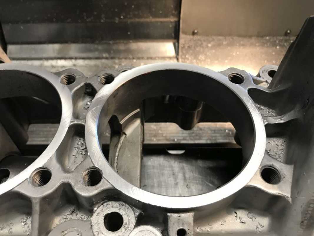 Motorgehäuse Dichtrand planen (CNC) VW Typ 4 / Porsche 914