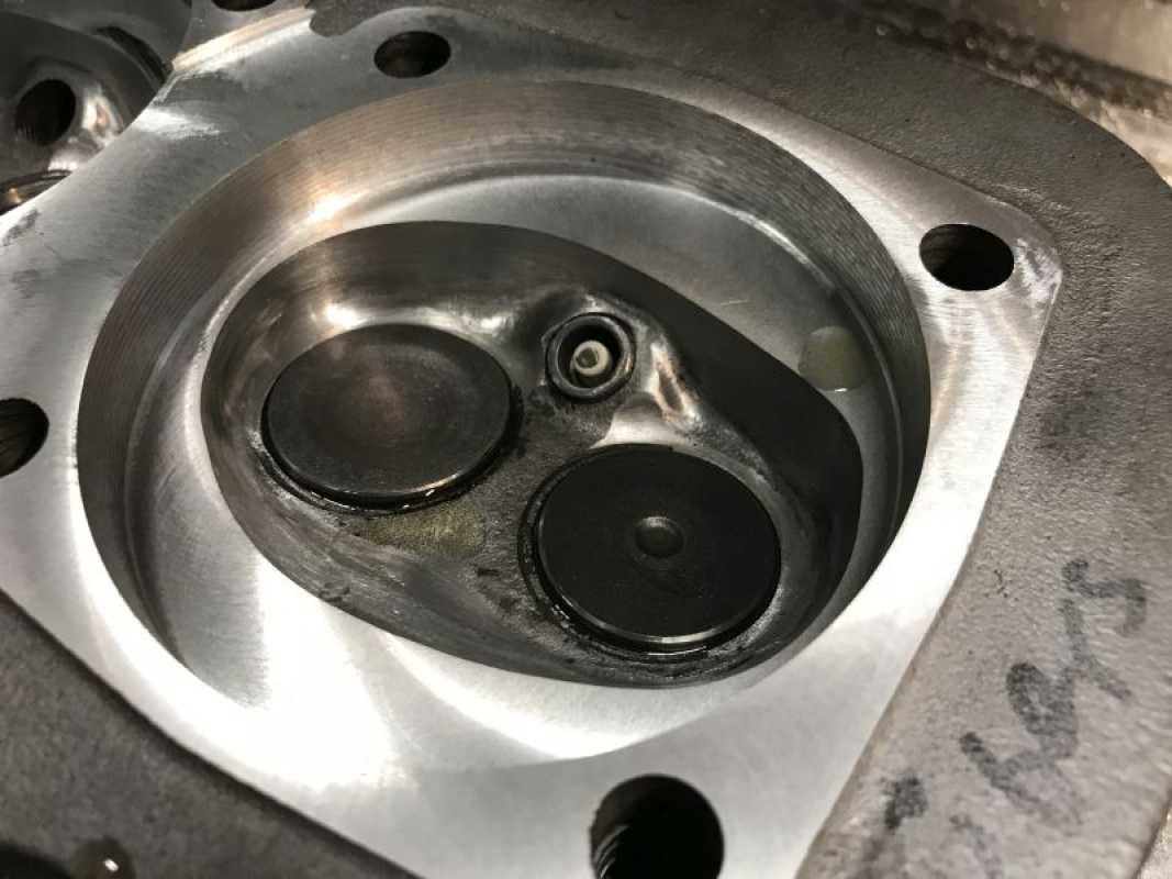 2 Zylinderköpfe größer fräsen und -oder tiefer fräsen per CNC Verfahren VW Käfer Typ 1 und Bus