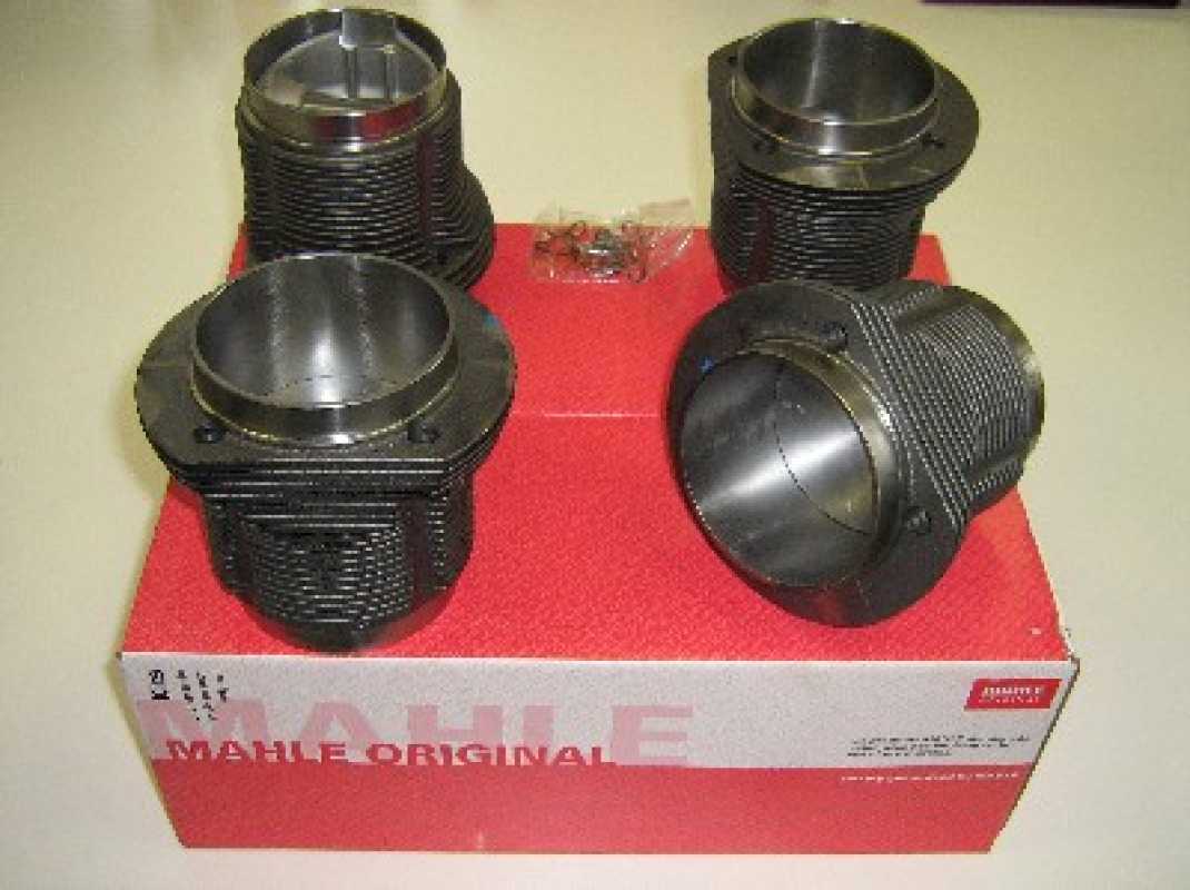 Kolben und Zylinder Satz 77,0mm 1300 VW Käfer Bus Motor Mahle für einen Motor